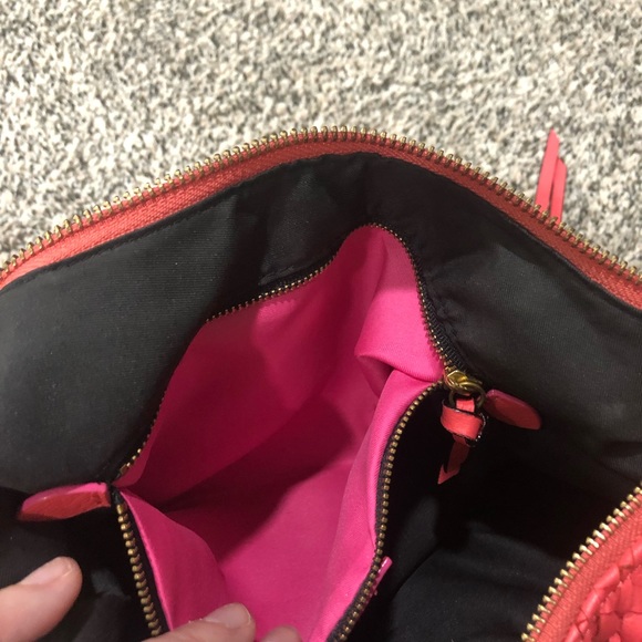 Bright coral shoulder bag - Picture 7 of 9